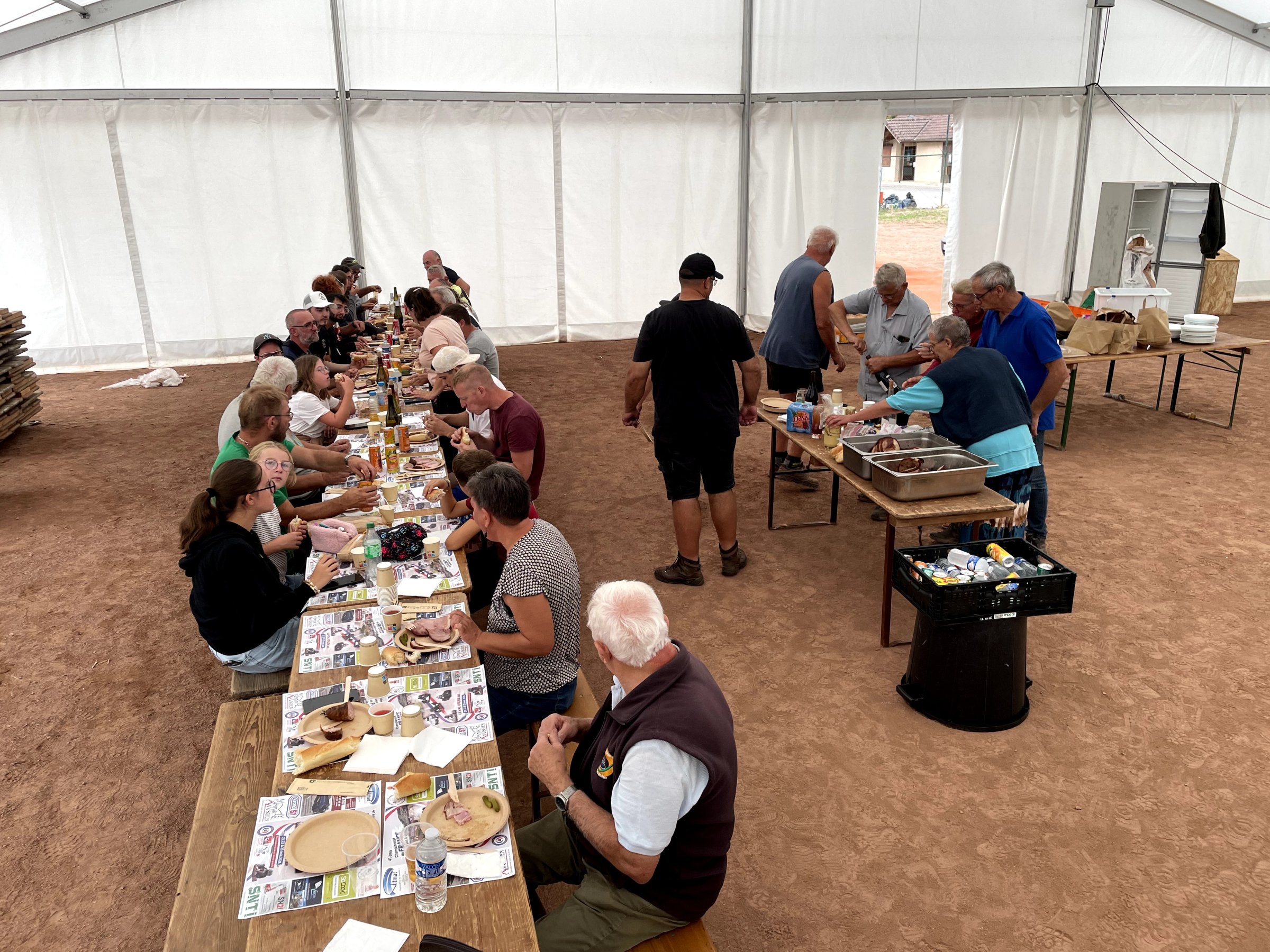 Repas avec Bénévoles après une matinée de démontage / rangement