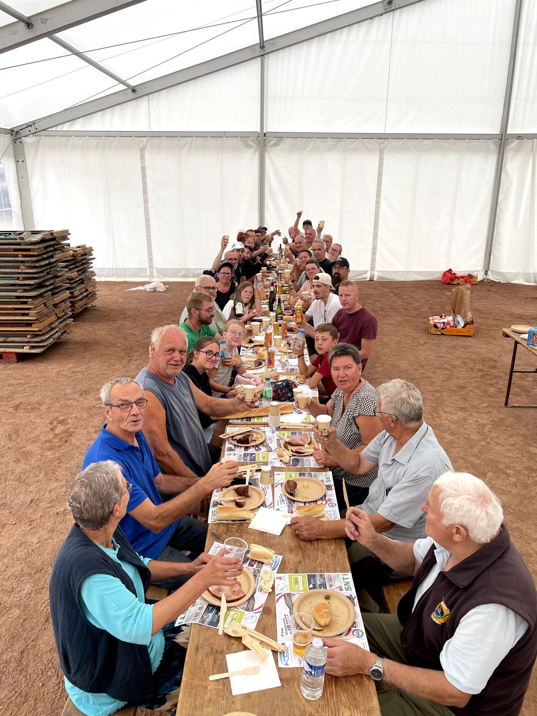 Repas avec Bénévoles après une matinée de démontage / rangement