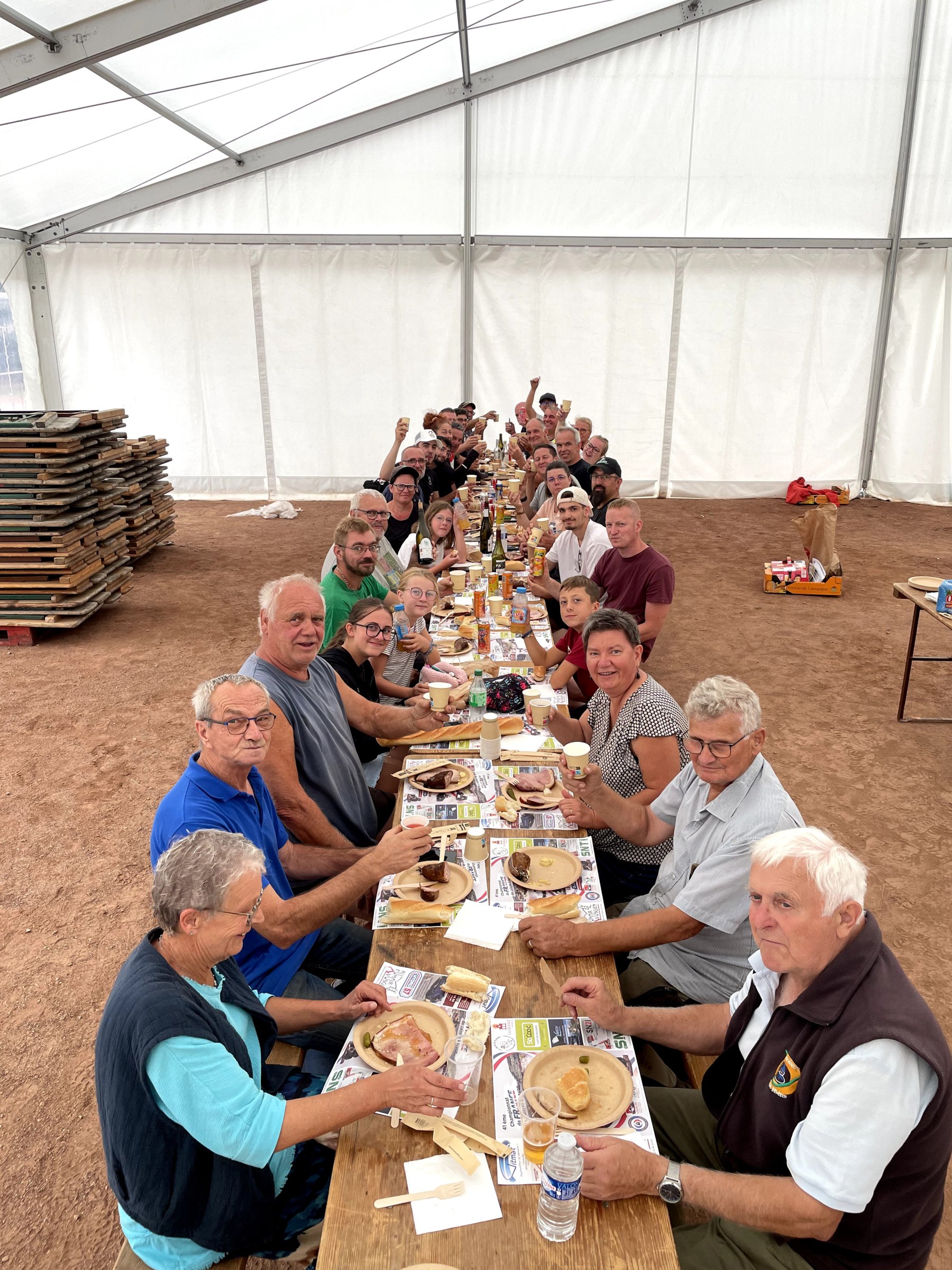 Repas avec Bénévoles après une matinée de démontage / rangement